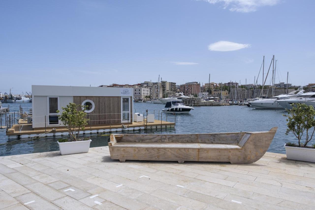 Hotel Houseboat Floatart Experience Bisceglie Zewnętrze zdjęcie